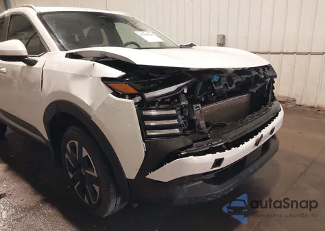 2025 Nissan Kicks Sv Intelligent Awd from USA, damaged, VIN 3N8AP6CBXSL375355